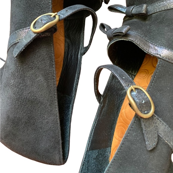 Chie Mihara Black Suede Strap Close Top Pump Heels Size 40 - Picture 5 of 17